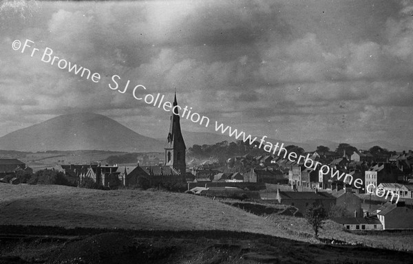 GENERAL VIEW FROM COLLEGE NEPHIN IN THE DISTANCE (TELE)